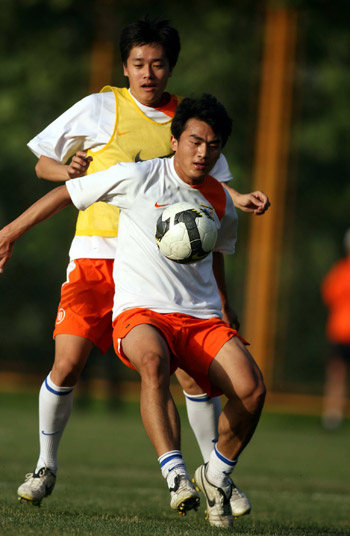 高江建功！山东鲁能客场逆转河南建业，走出低谷