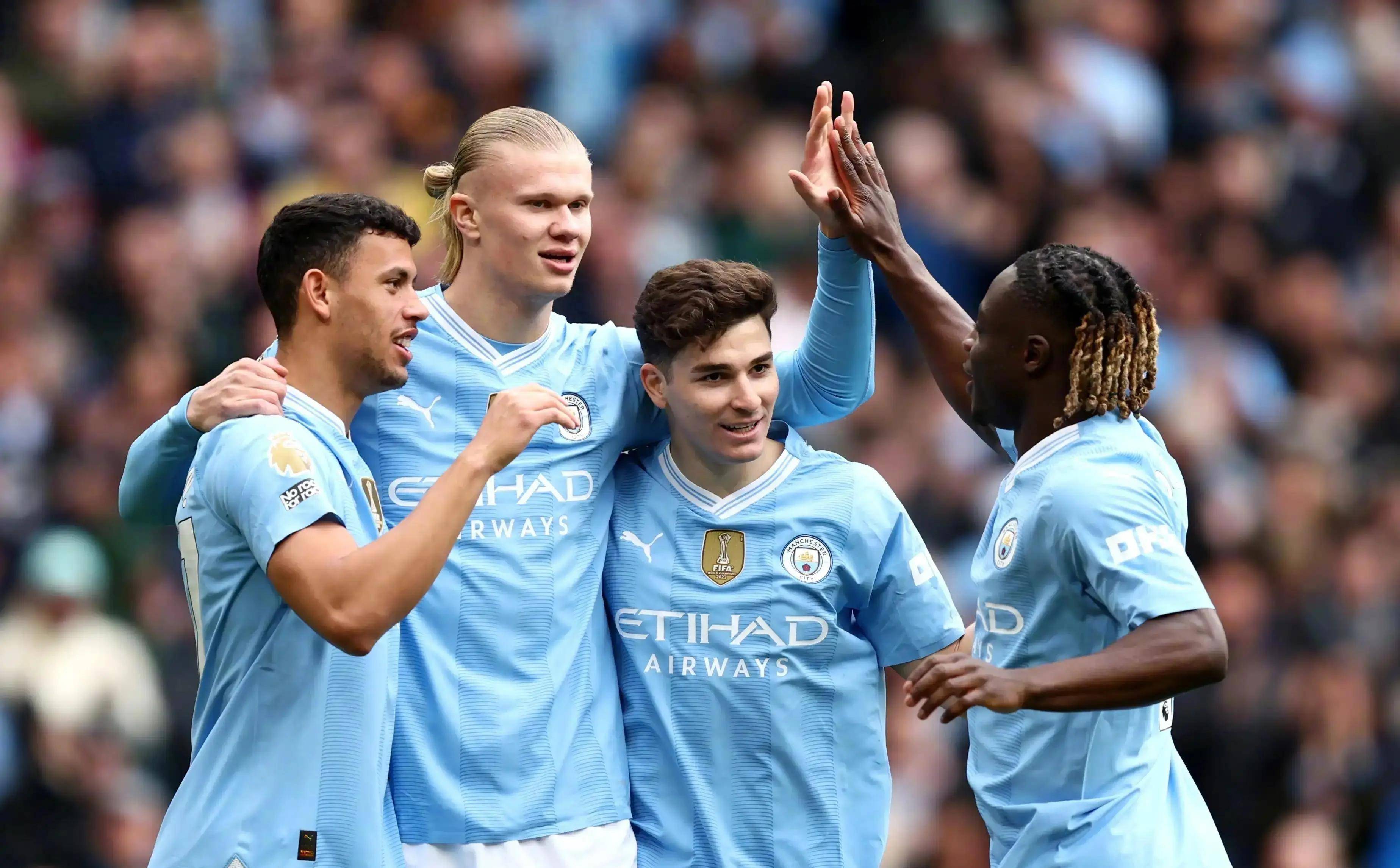 曼城拼尽全力，欧冠决赛球迷心中神仙队的简单介绍