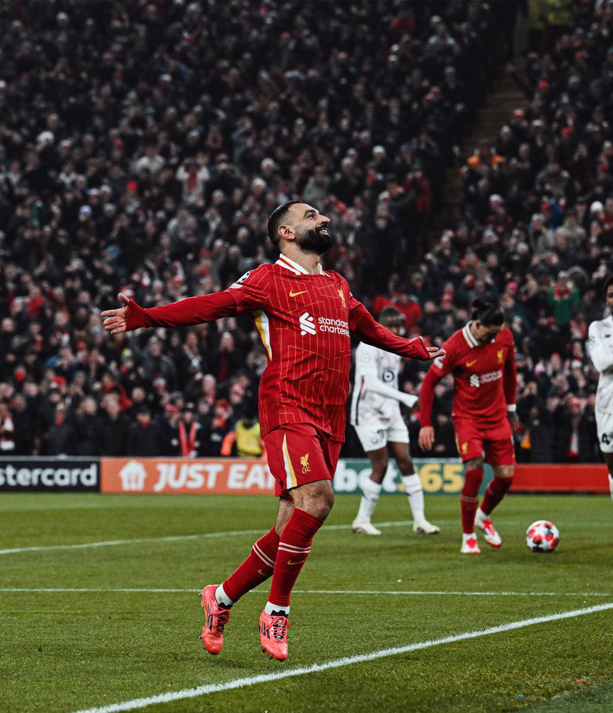 里尔足球俱乐部在比赛中表现出色 里尔足球俱乐部在比赛中表现出色