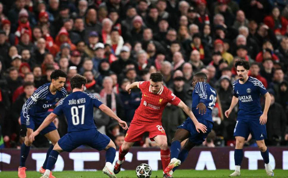 包含巴黎圣日耳曼客场逆袭，晋级下一轮的词条