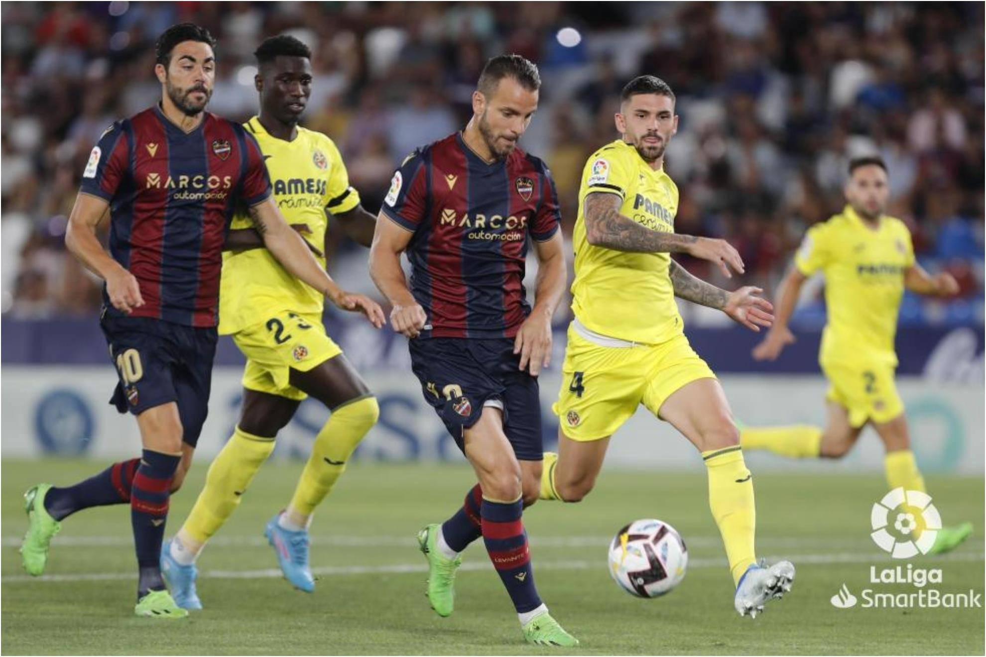 格拉纳达力克比利亚雷亚尔，夺冠在望