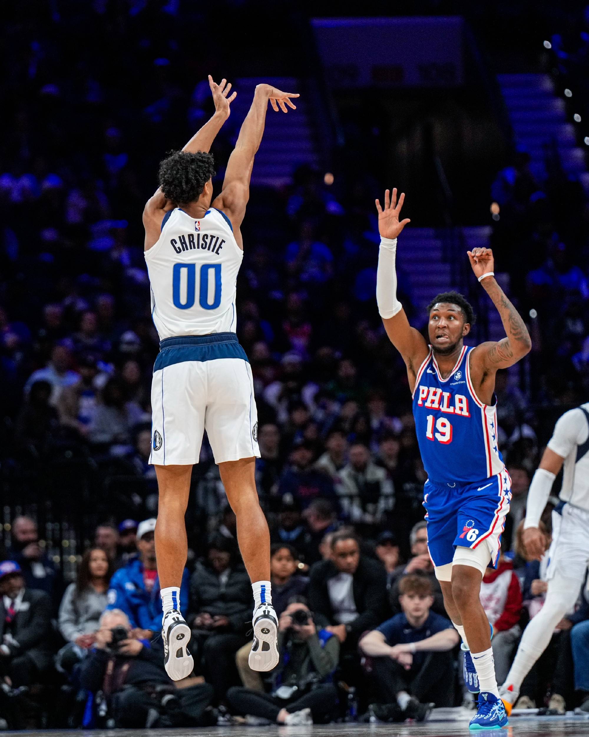 开云体育-独行侠新秀连续两场砍下+得分，赢得球迷喝彩的简单介绍