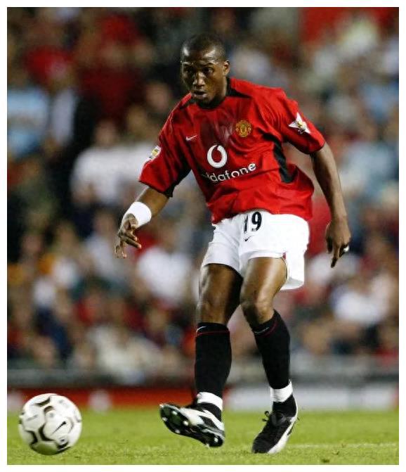 曼联主场擒下桑德兰，重振士气实现反弹