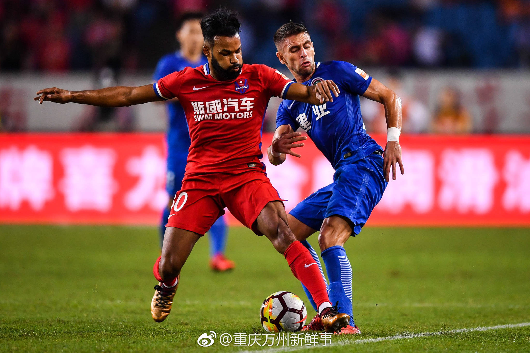 关于重庆斯威主场战胜河南建业，终止连败的信息