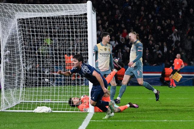 开云体育在线-曼城主场作战，击败对手取得胜利