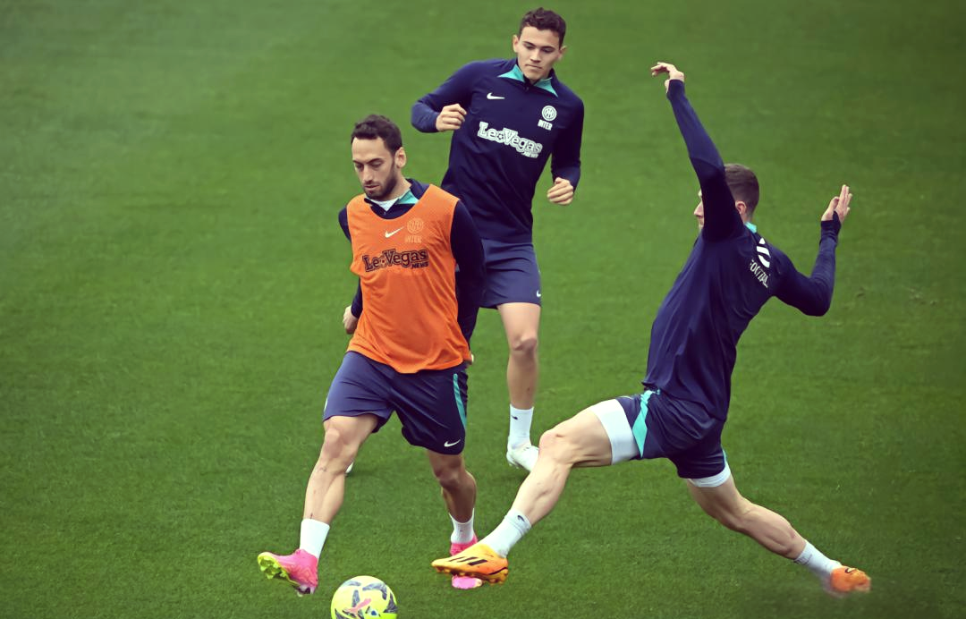 包含欧预赛赛场上掀起一场激烈对决,胜负难分的词条 包含欧预赛赛场上掀起一场激烈对决,胜负难分的词条