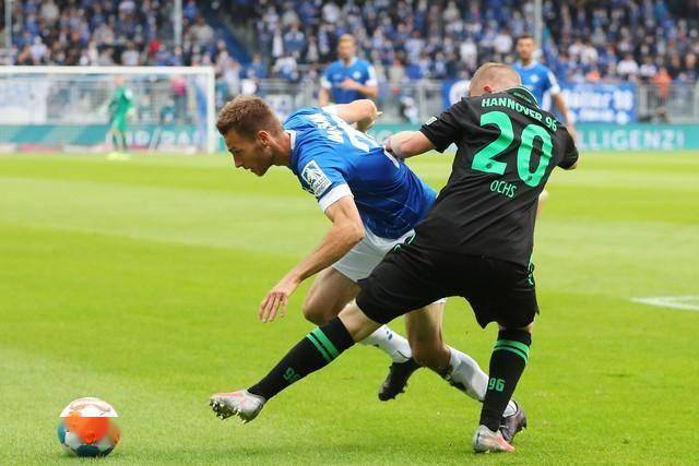 霍芬海姆主场遭遇惨败，努力调整状态备战下一轮的简单介绍