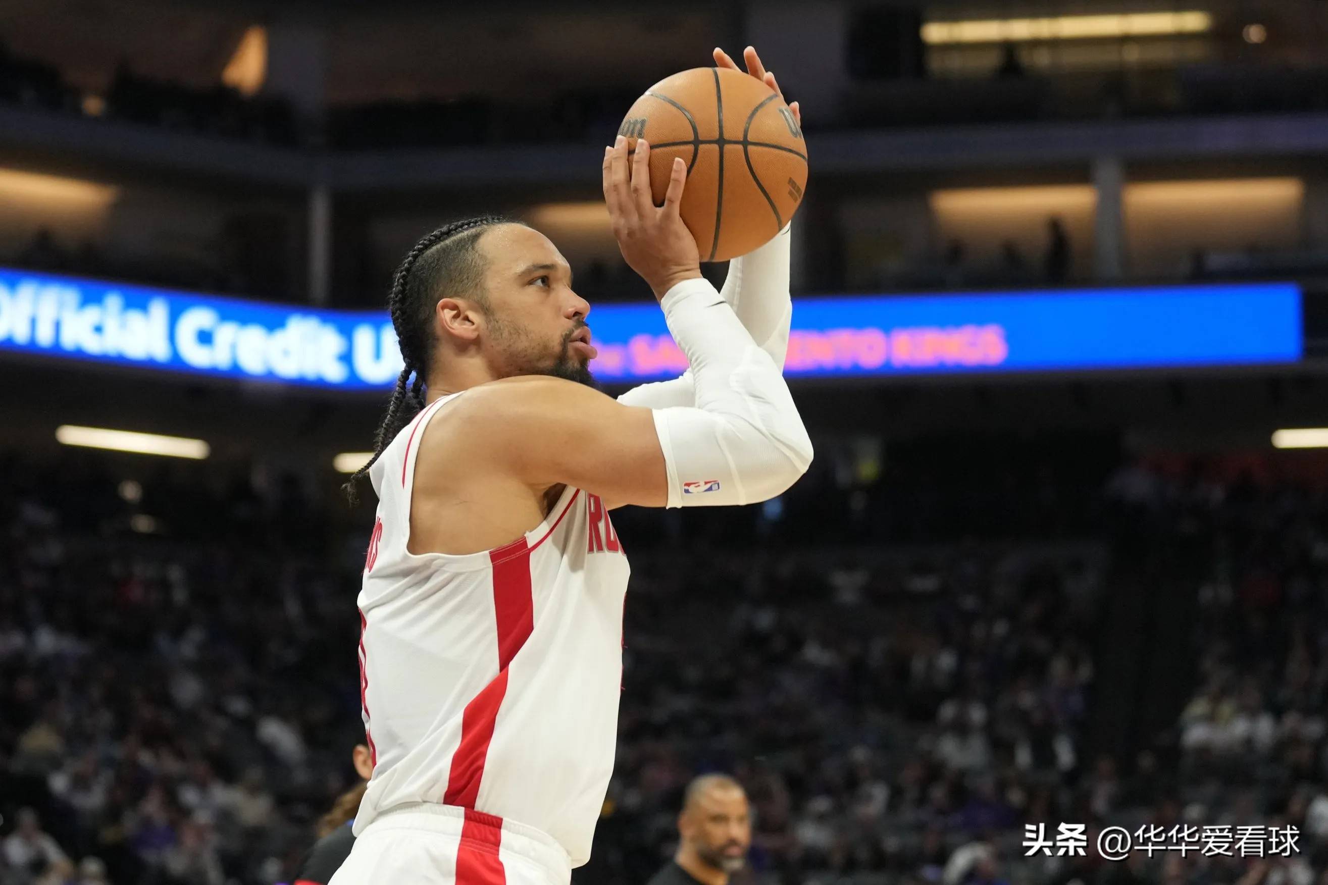 开云体育官网-猛龙队在激烈的比赛中夺冠，实力无敌