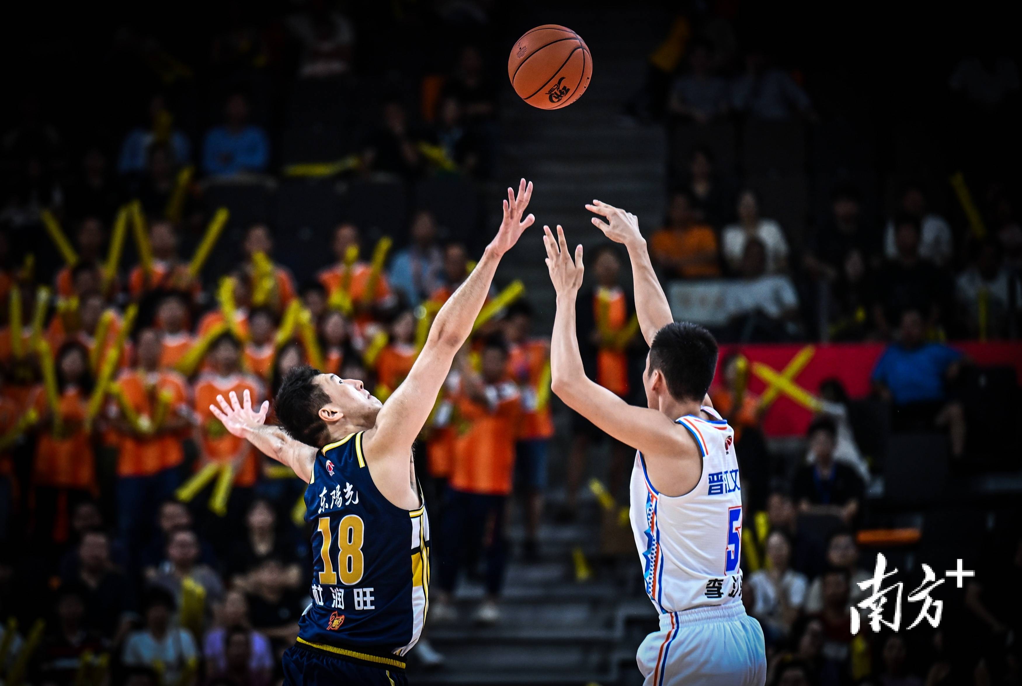 佛山队在客场与对手对决中获得胜利，逆袭取胜的简单介绍