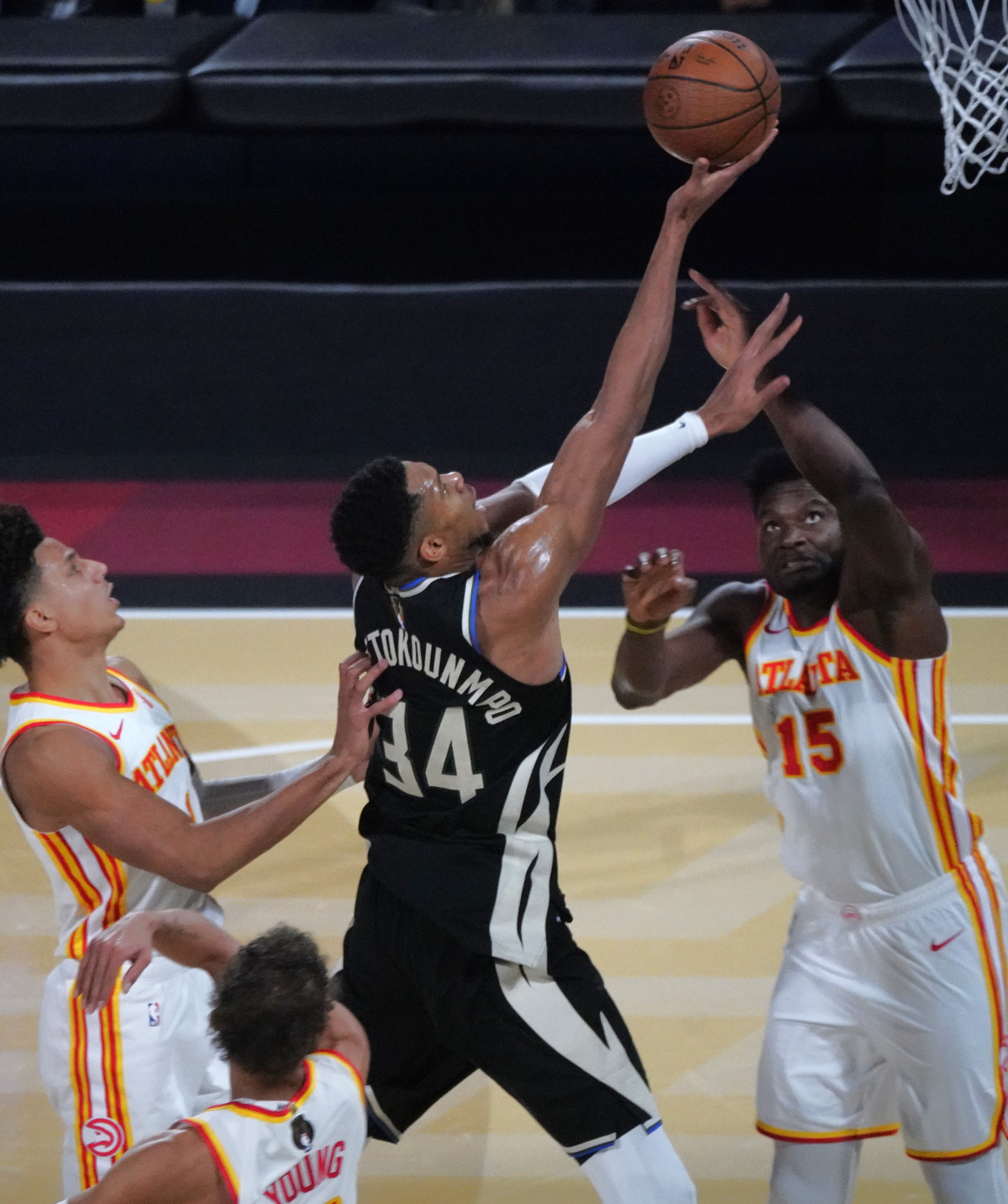 开云体育登录-亚特兰大老鹰球队球员频繁受伤，团队协作成为关键的简单介绍