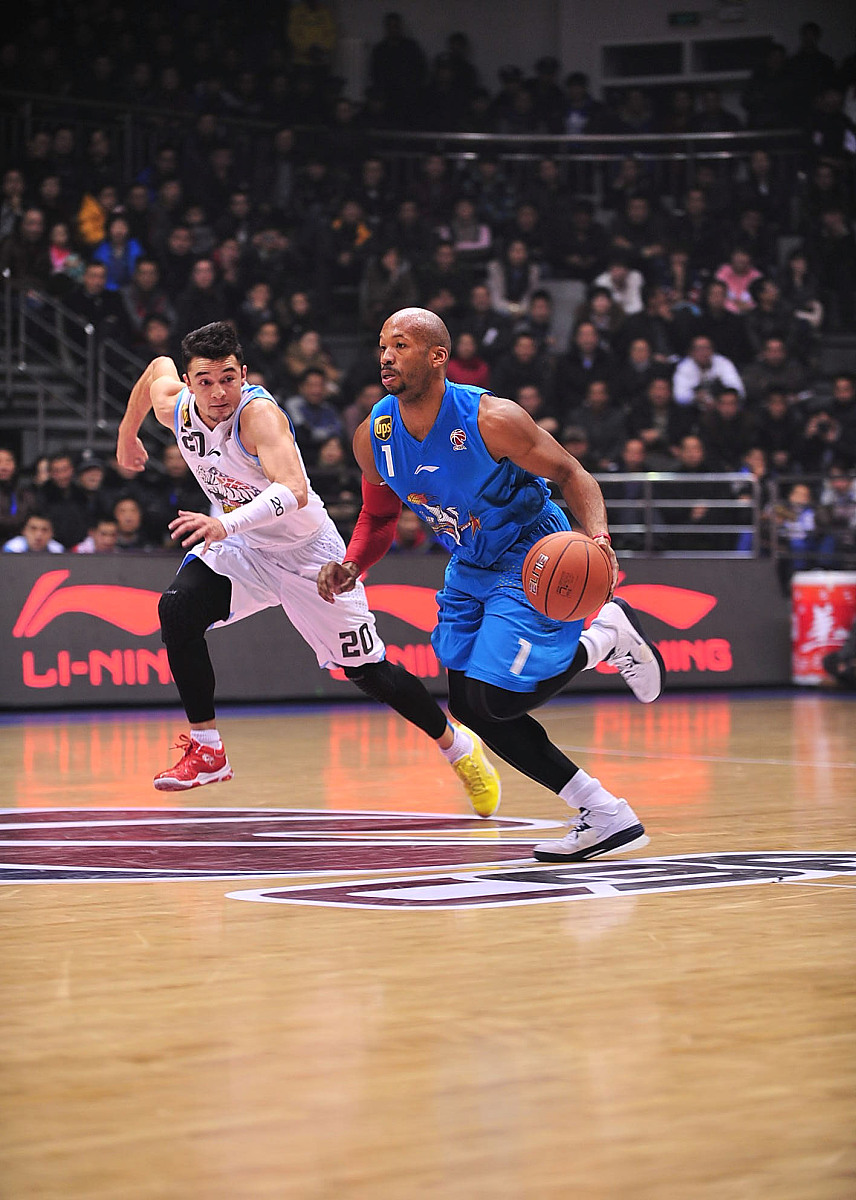 步行者队取得五连胜，球队一举冲到东部第二