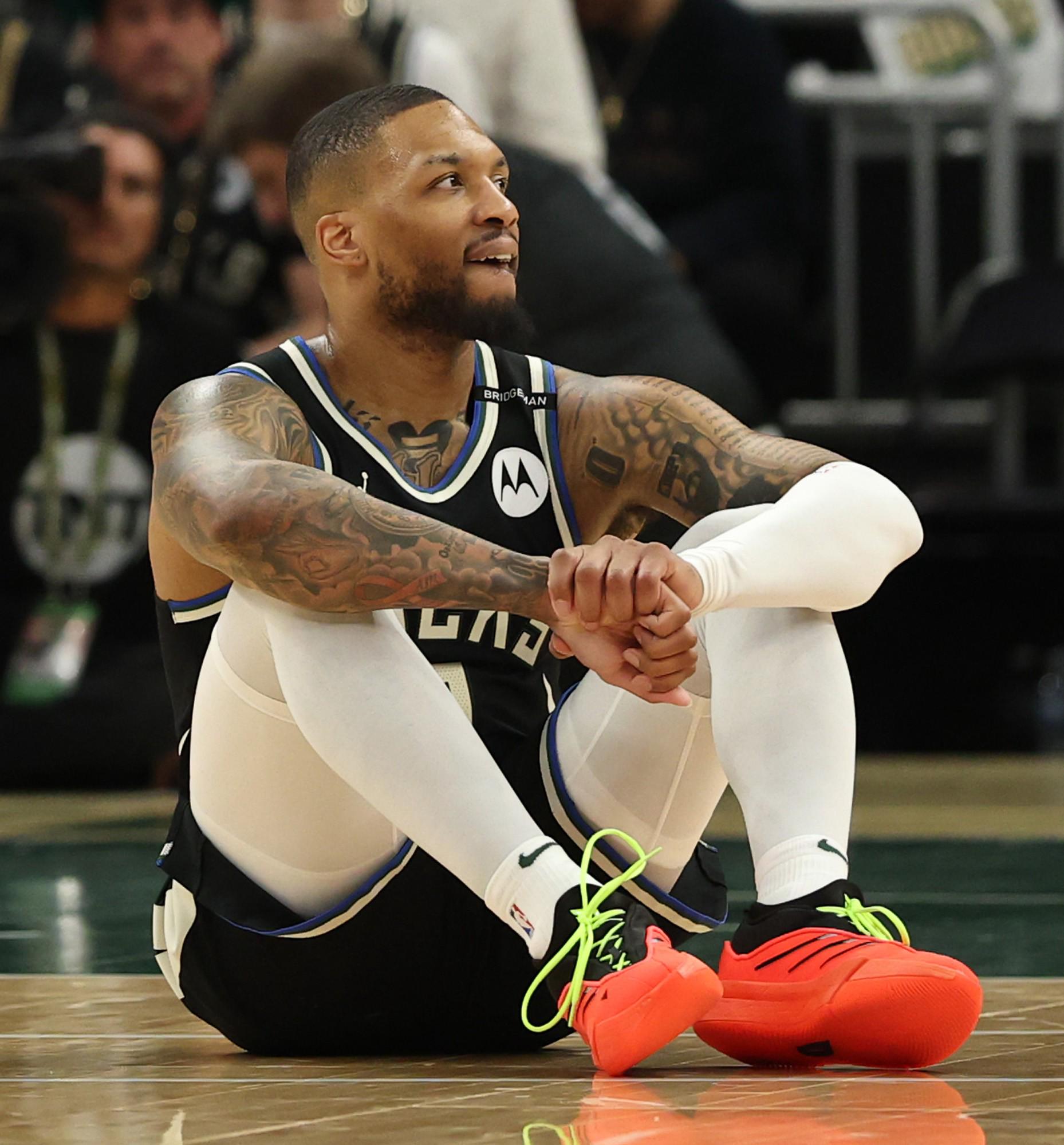 开云平台-雄鹿撕裂人员蓝裙，戴维斯砍下+的简单介绍