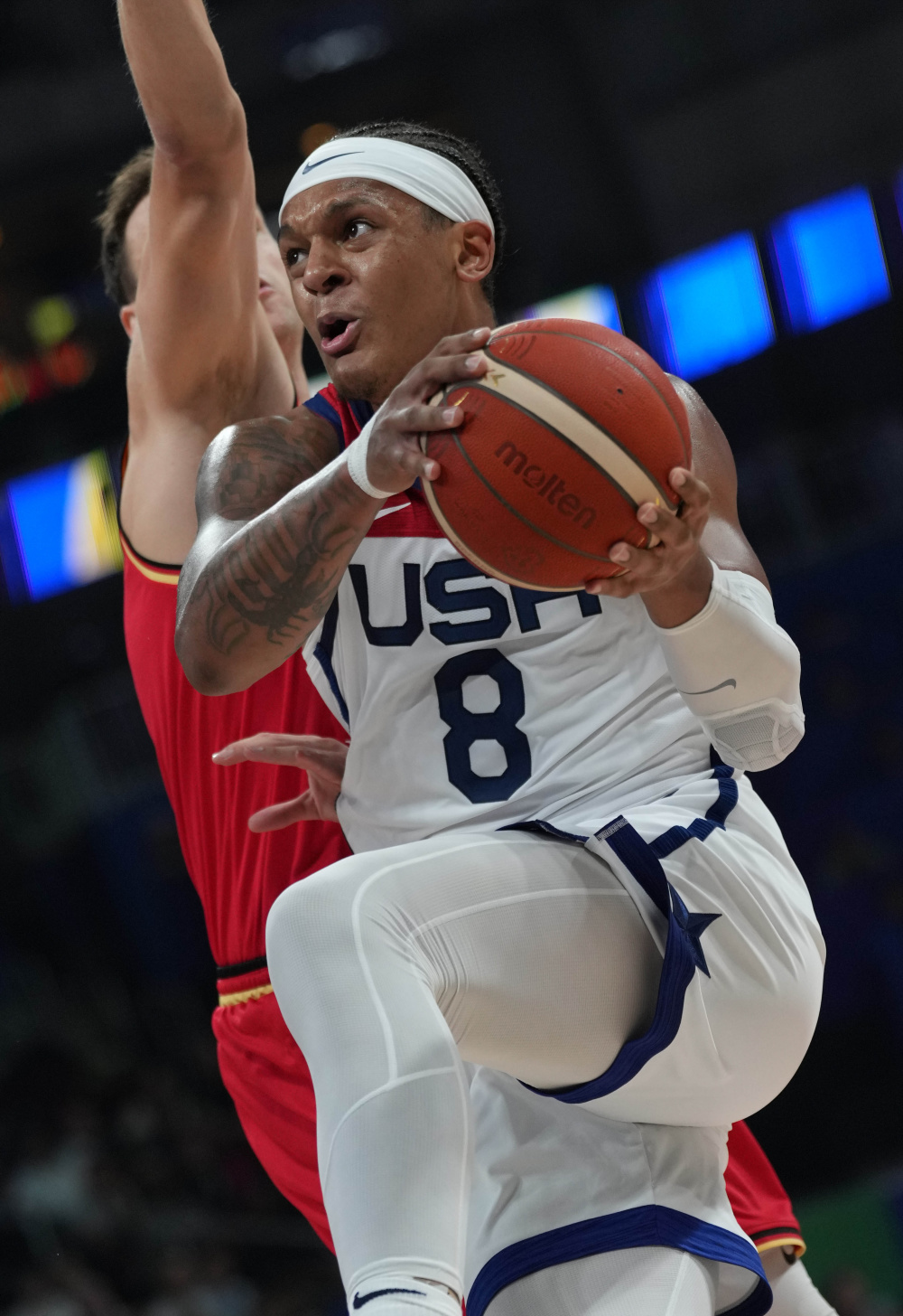 德国队主教练表示球员需更加专注比赛训练