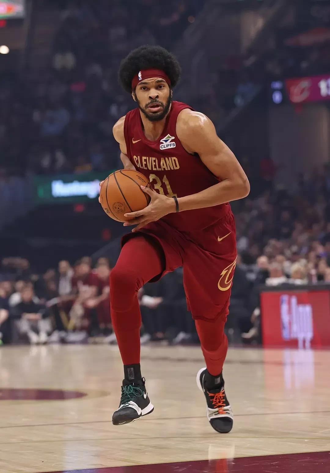 NBA巨星突破纪录,刷新篮坛新高度 NBA巨星突破纪录,刷新篮坛新高度