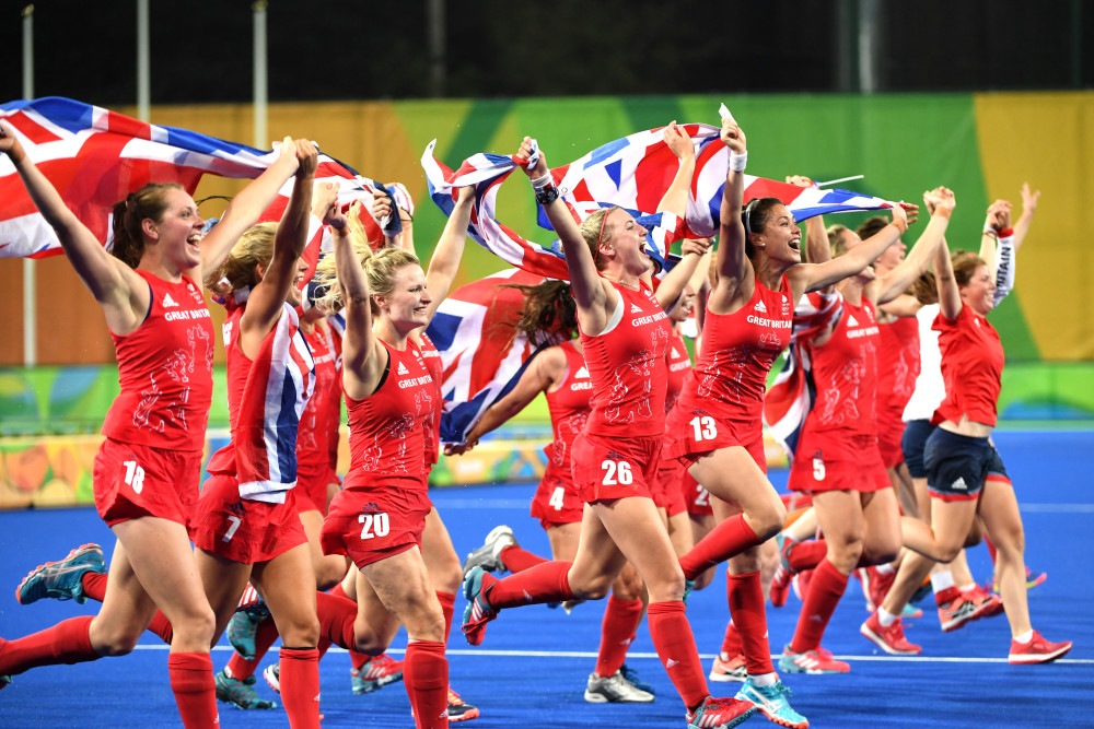 加拿大代表队在曲棍球比赛中取得胜利 加拿大代表队在曲棍球比赛中取得胜利