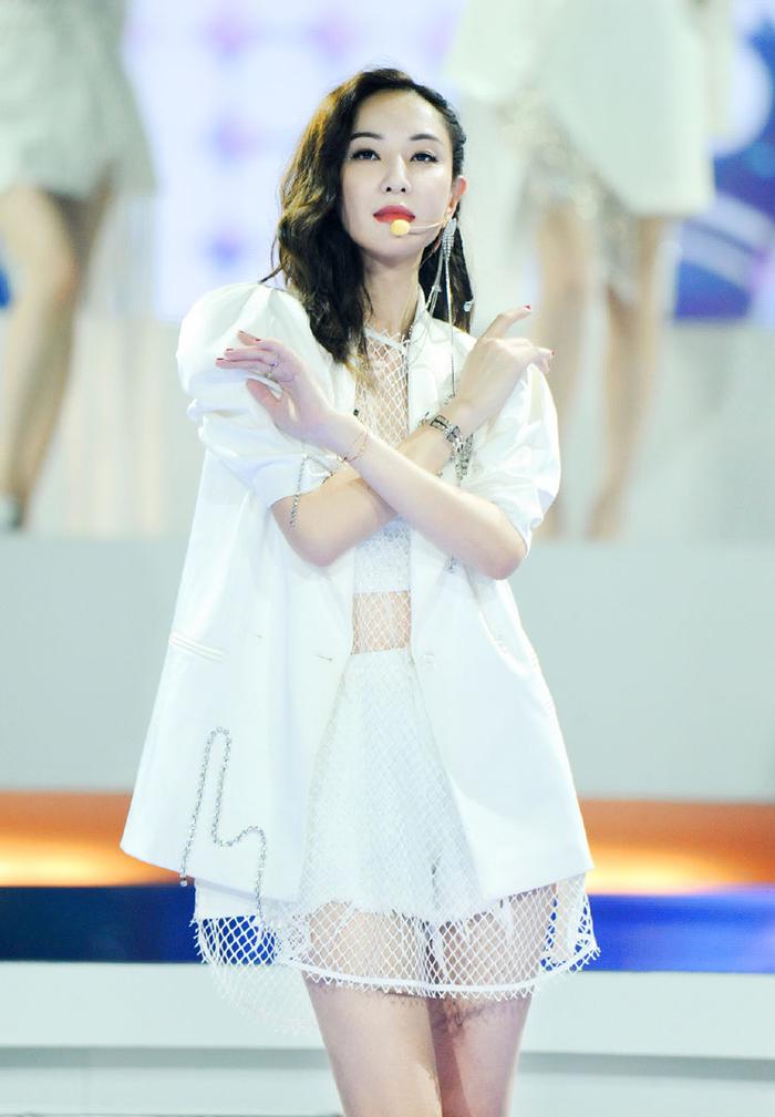 马耳他击剑选手乘风破浪,一路领先 马耳他击剑选手乘风破浪,一路领先