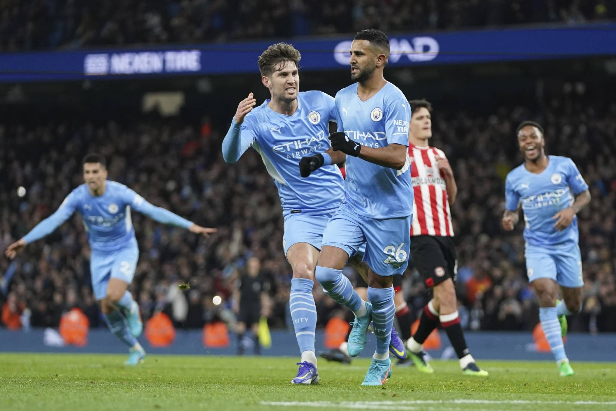 曼城客场击败莱切斯特城，斯特林缔造关键进球