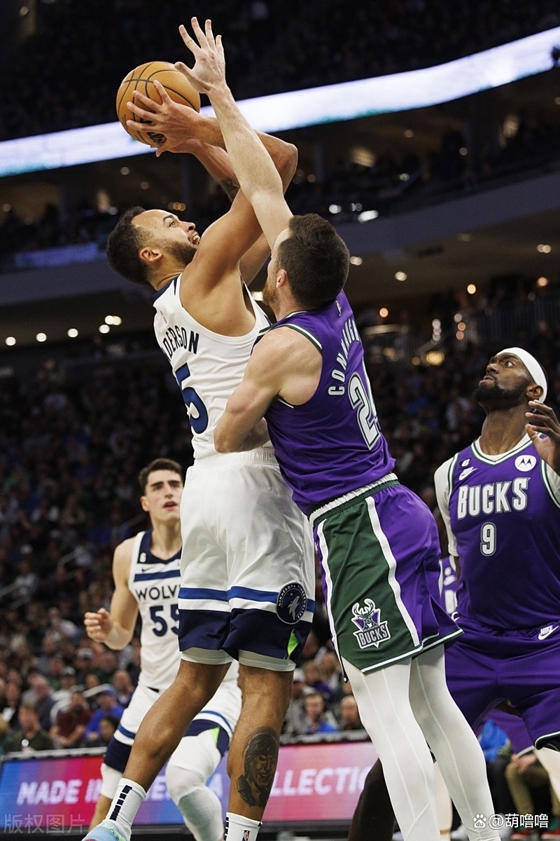 雄鹿横扫森林狼，字母哥狂砍+