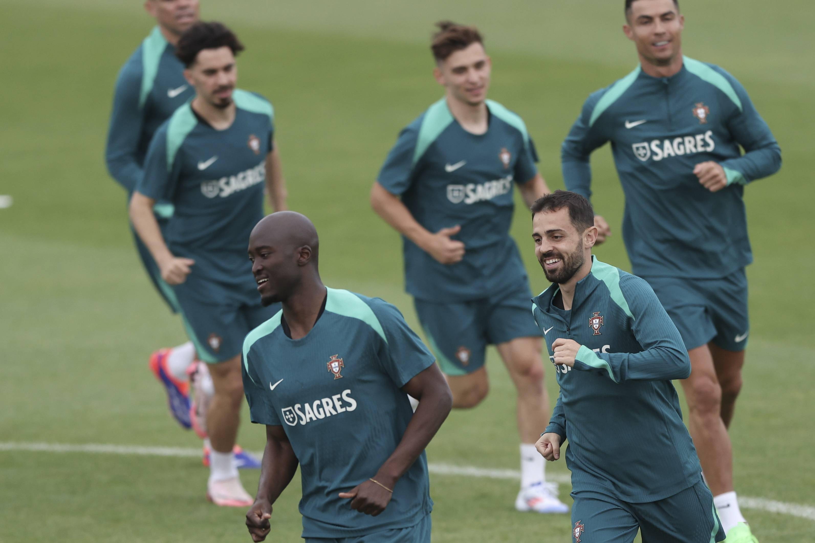 葡萄牙队在欧预赛中横扫卢森堡