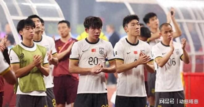 国际足球明星集体亮相，引发全球热议