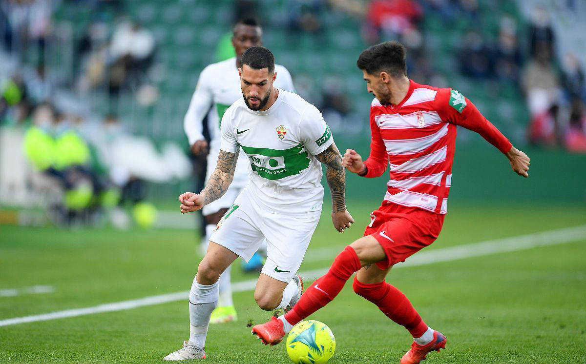 包含上海申鑫主场战平武汉长江,积分保持稳定的词条 包含上海申鑫主场战平武汉长江,积分保持稳定的词条