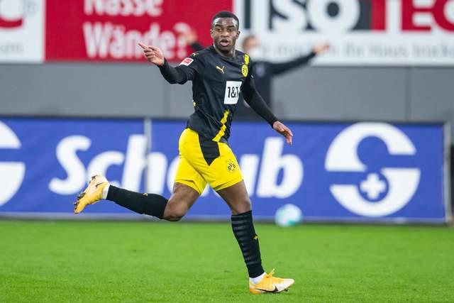 弗赖堡球员不甘示弱,逆转胜利 弗赖堡球员不甘示弱,逆转胜利