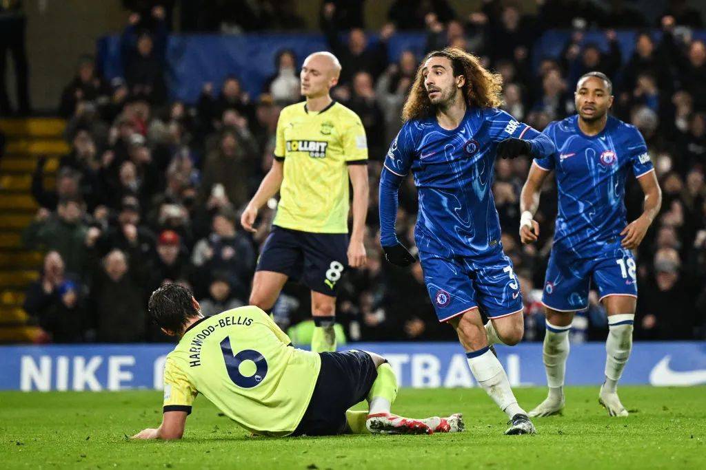 开云官网-切尔西大获全胜，晋级前景乐观