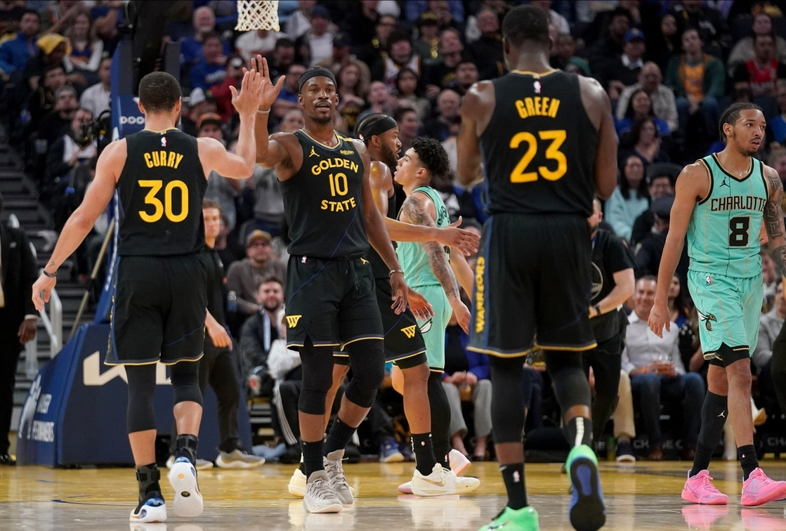 勇士全队发挥默契,取得激动胜利的简单介绍 勇士全队发挥默契,取得激动胜利的简单介绍