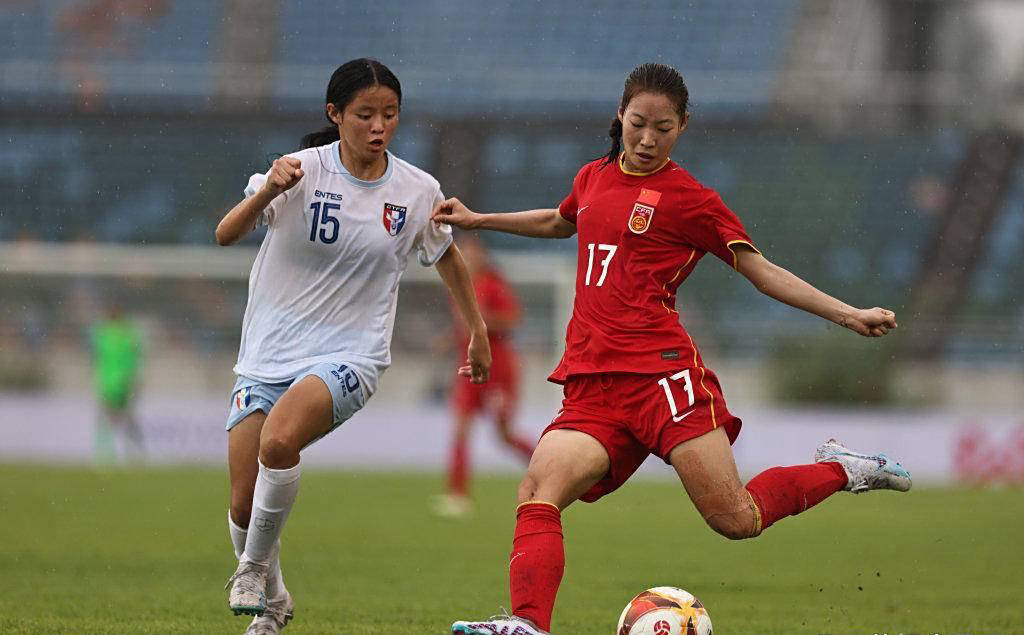 阿尔卑斯山下,中国女足队员豪取四连胜 阿尔卑斯山下,中国女足队员豪取四连胜