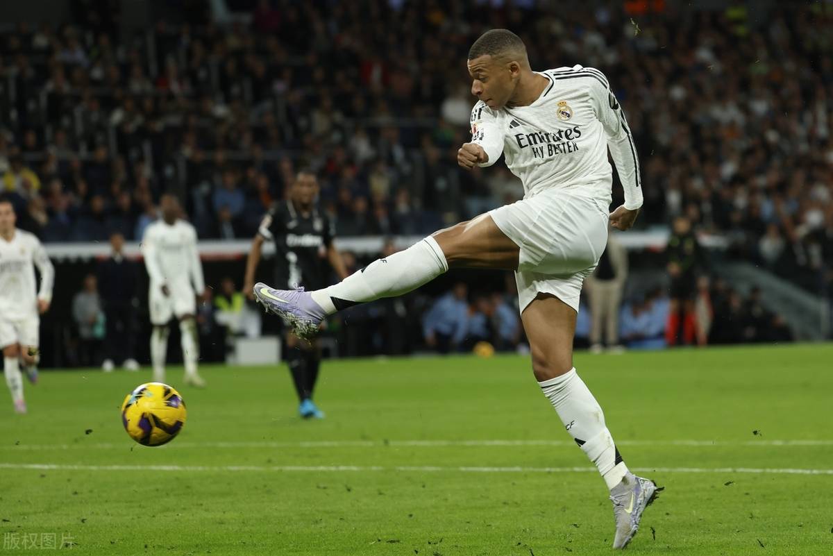 皇马战胜对手挺进欧冠半决赛，激情备战