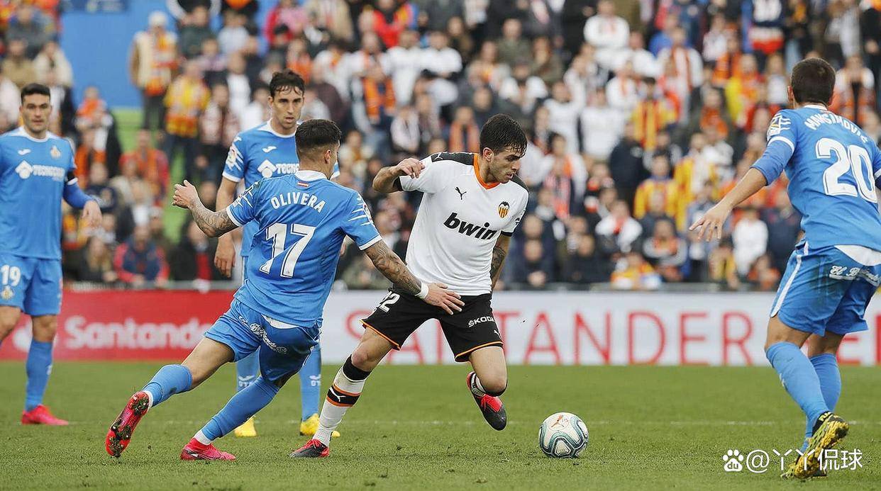 包含赫塔菲战平瓦伦西亚，两队战力不分高下的词条