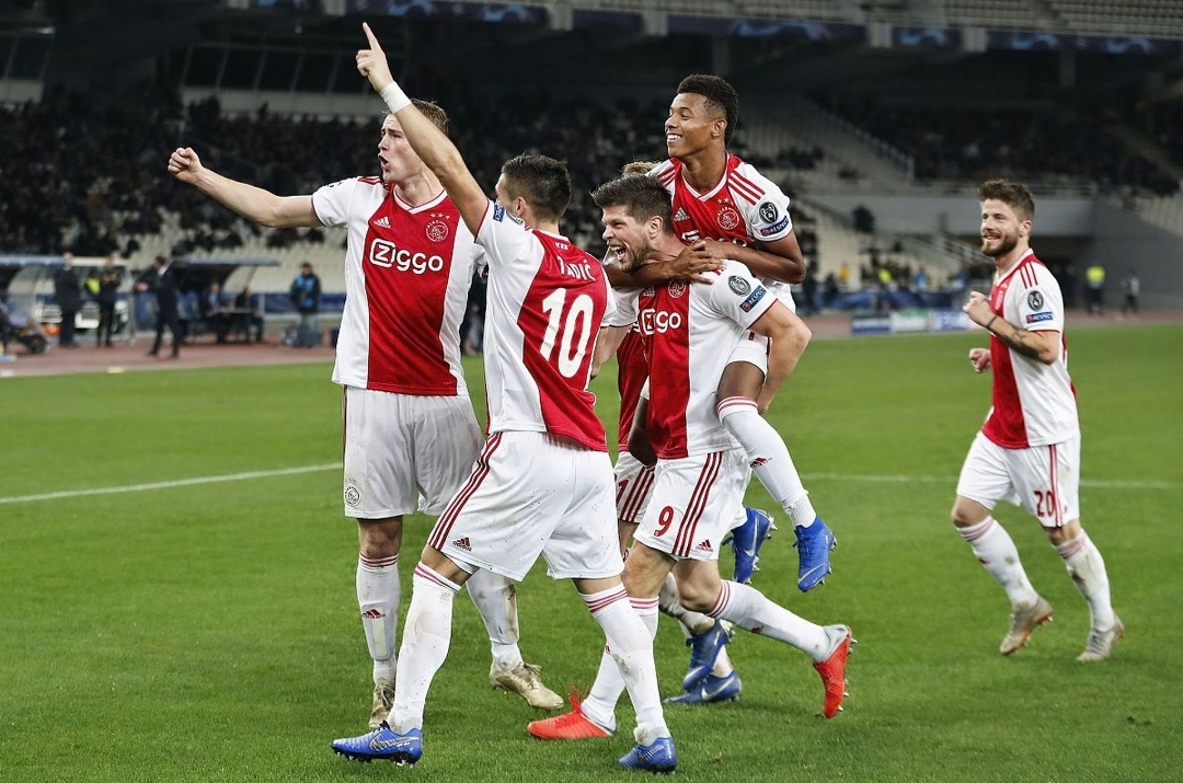 阿贾克斯在欧洲顶级比赛中取得胜利,赢得掌声! 阿贾克斯在欧洲顶级比赛中取得胜利,赢得掌声!