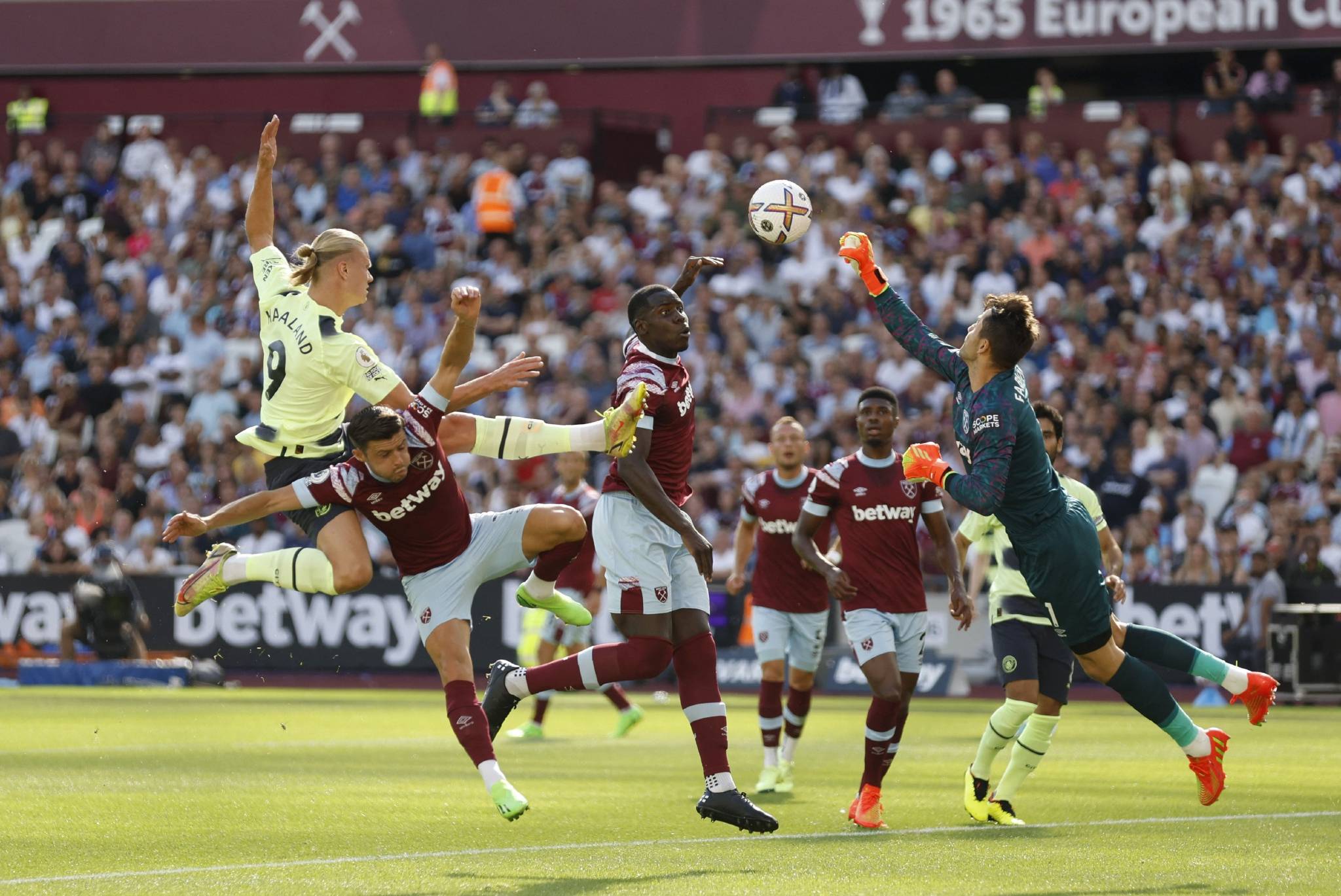 足球联赛胜负手法训练全面开展,助力球队发挥 足球联赛胜负手法训练全面开展,助力球队发挥