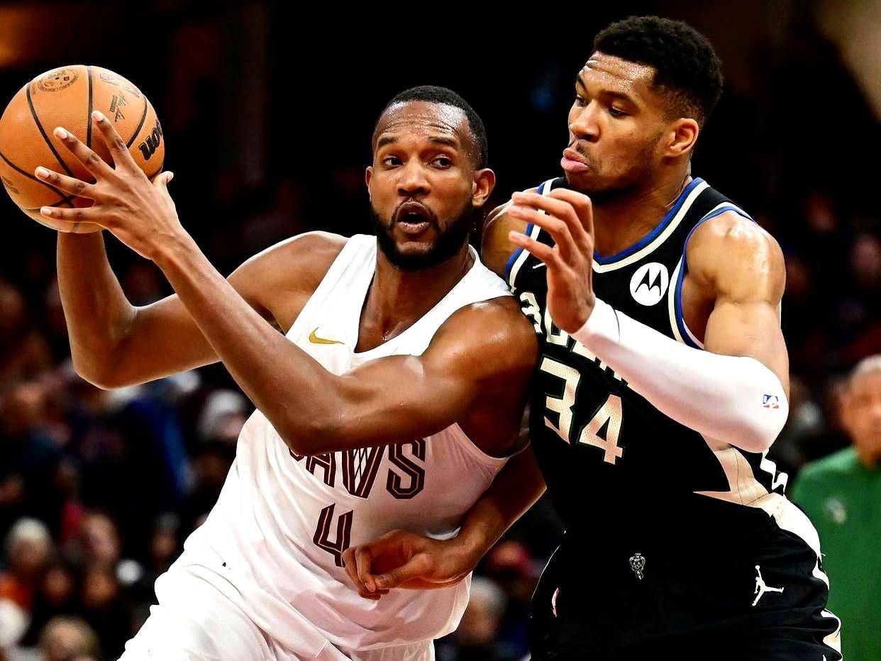 开云体育APP下载-关于雄鹿豪取八连胜：字母哥带领球队横扫篮网的信息