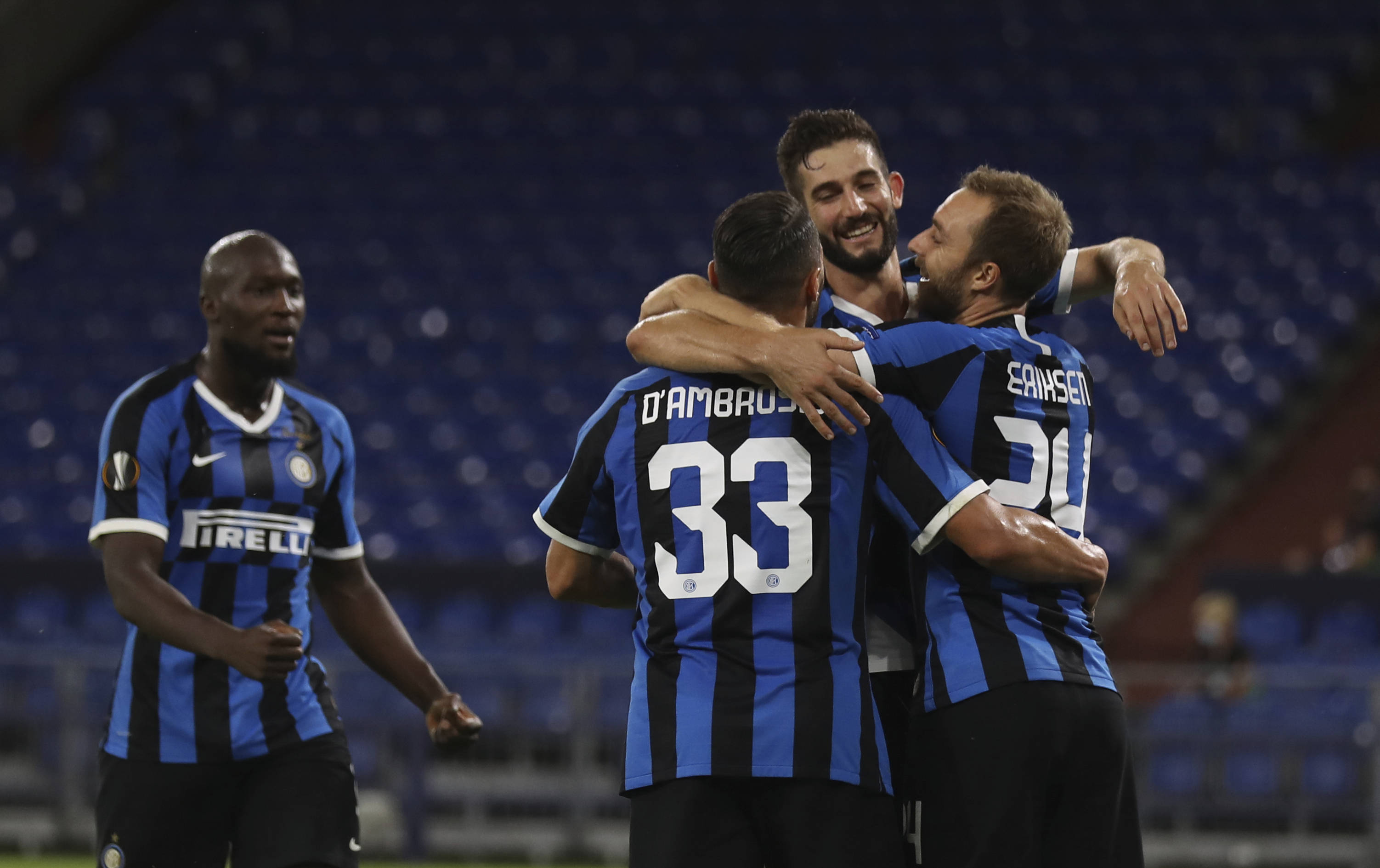 开云体育APP下载-球员们在比赛中拼尽全力，为了胜利