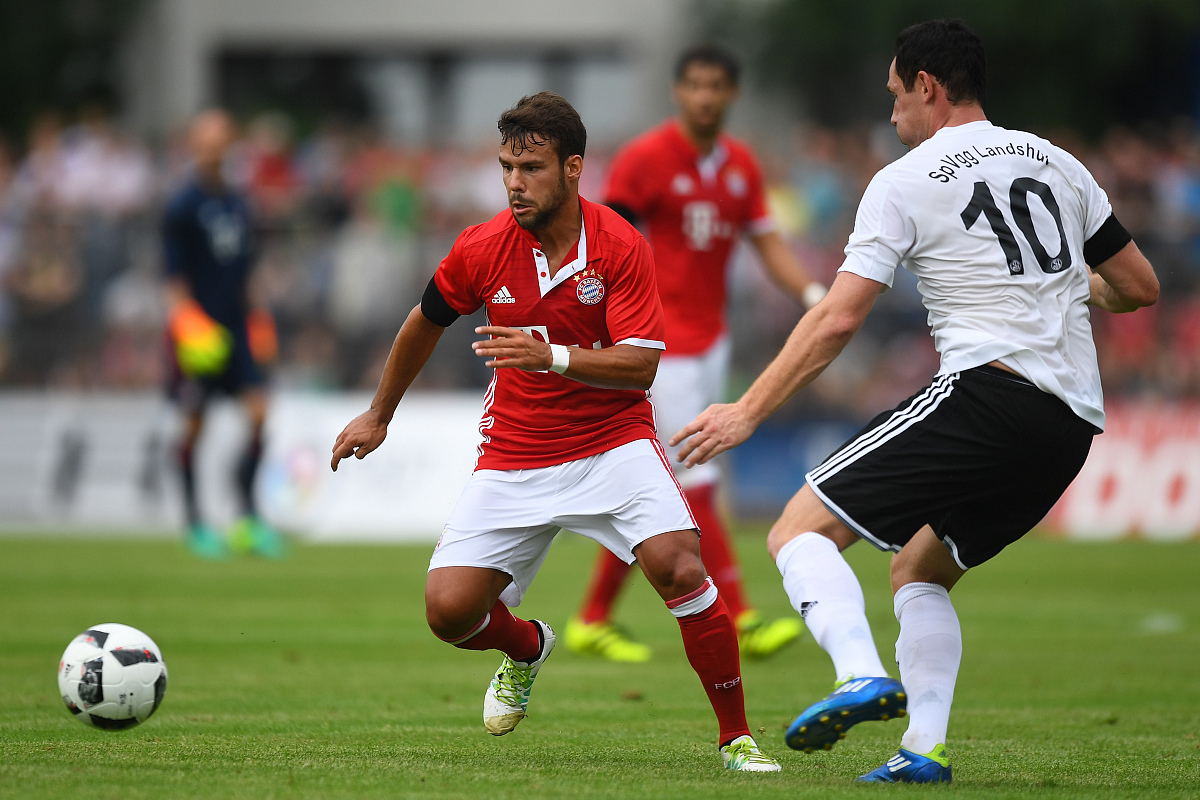胜负难定!欧洲豪门将在足球场上争夺胜利! 胜负难定!欧洲豪门将在足球场上争夺胜利!