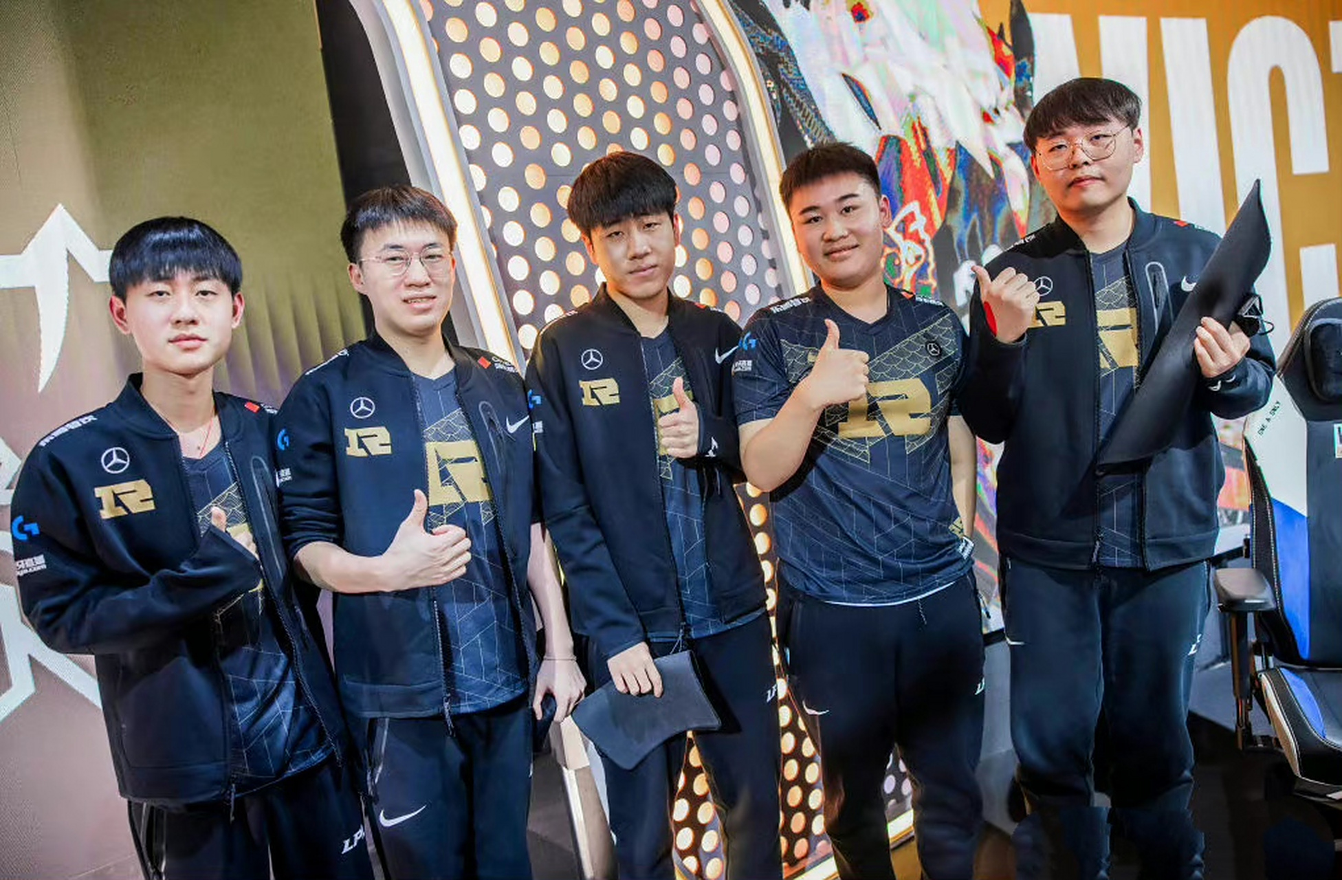 TL翻盘FLY,Deft单局斩获MVP激烈交锋四强赛,锁定晋级资格 TL翻盘FLY,Deft单局斩获MVP激烈交锋四强赛,锁定晋级资格