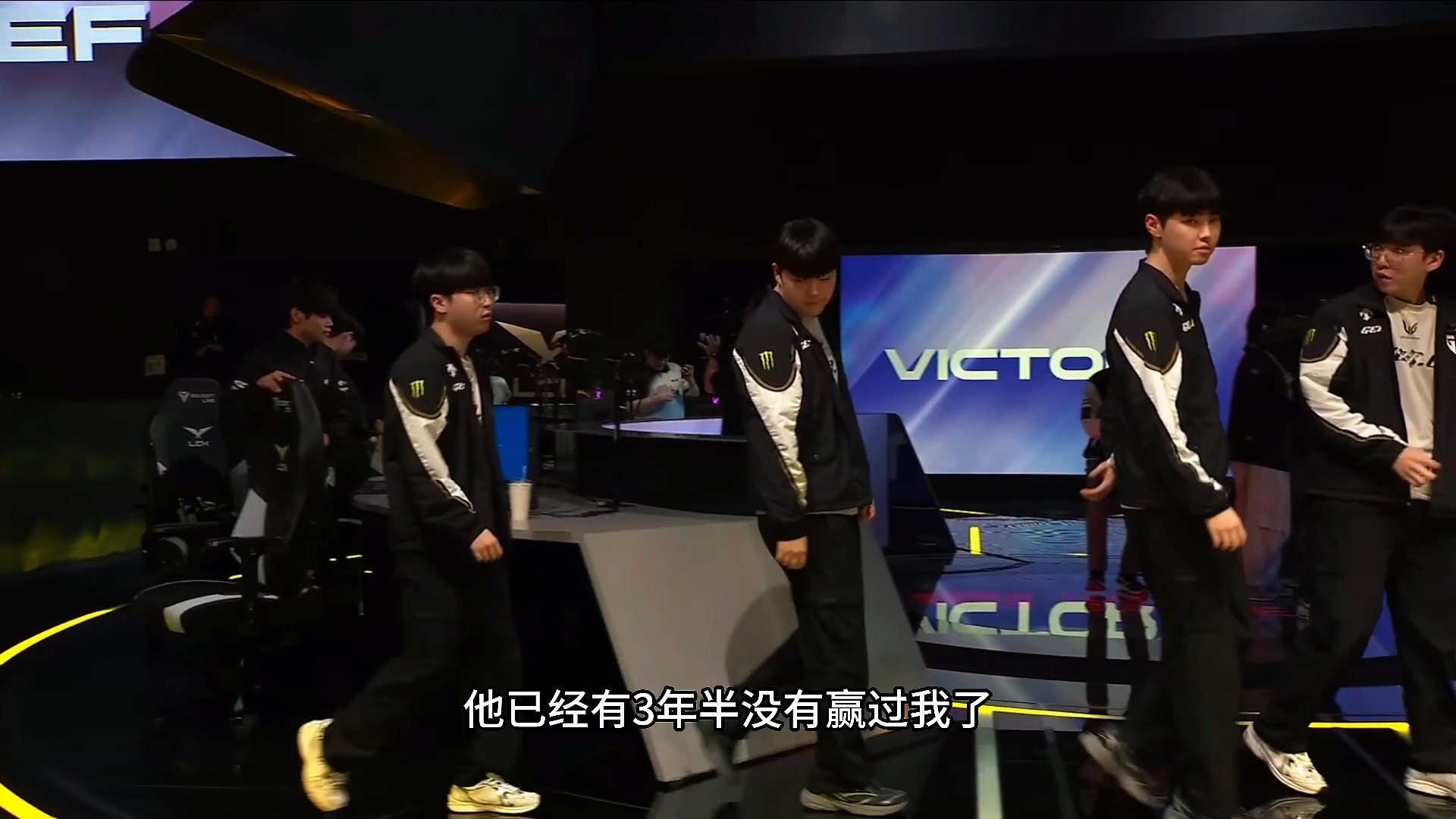 DK横扫C9,Ruler线上压制力十足宿敌对决入围赛,让粉丝疯狂欢呼 DK横扫C9,Ruler线上压制力十足宿敌对决入围赛,让粉丝疯狂欢呼