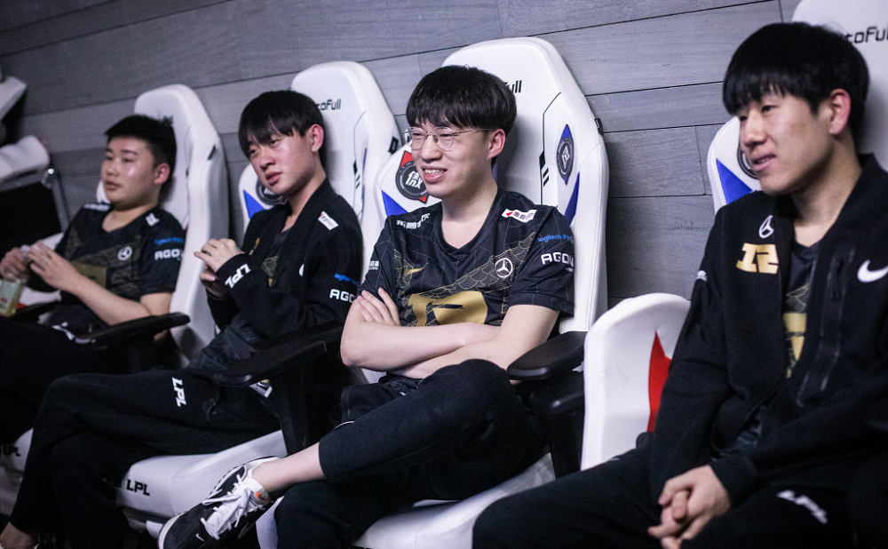 开云体育-包含FLY翻盘T1，Xiaohu拿下关键大龙宿命之战入围赛，强势挺进下一轮的词条