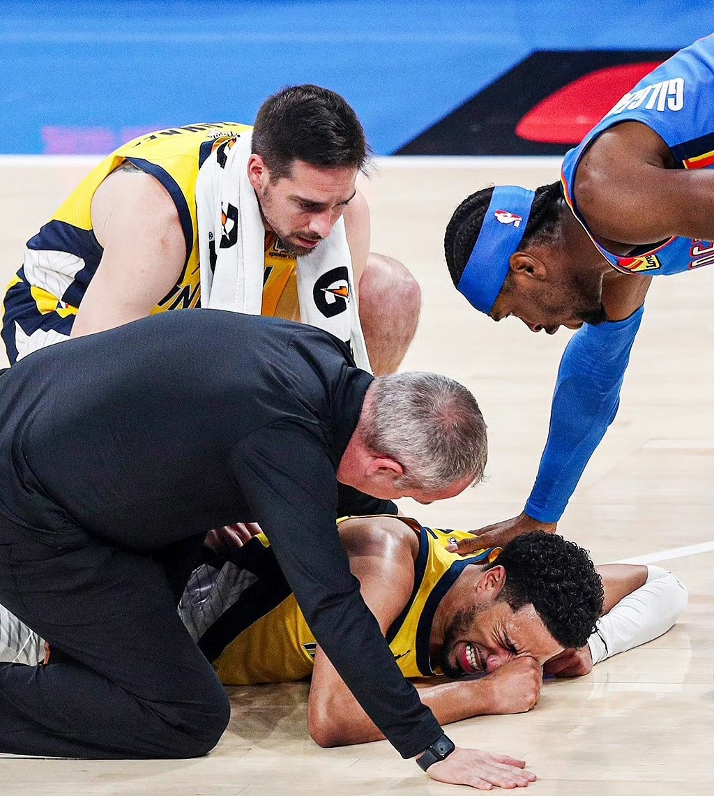 开云体育平台APP-篮球明星遭受不公待遇，球迷共同支持