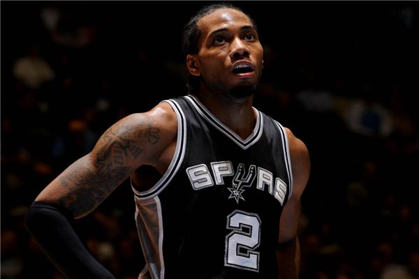 卡戴珊控诉伦纳德未支付租金