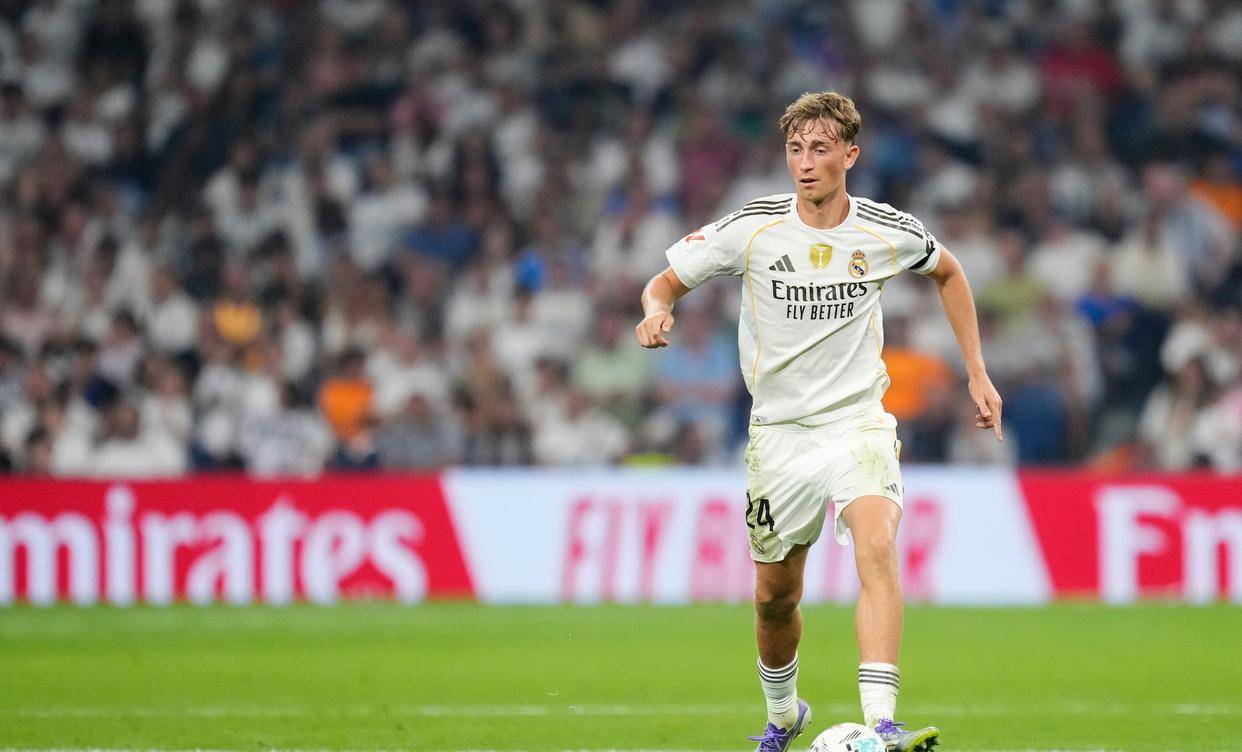 开云体育-皇马防线失守，连遭三场失利！