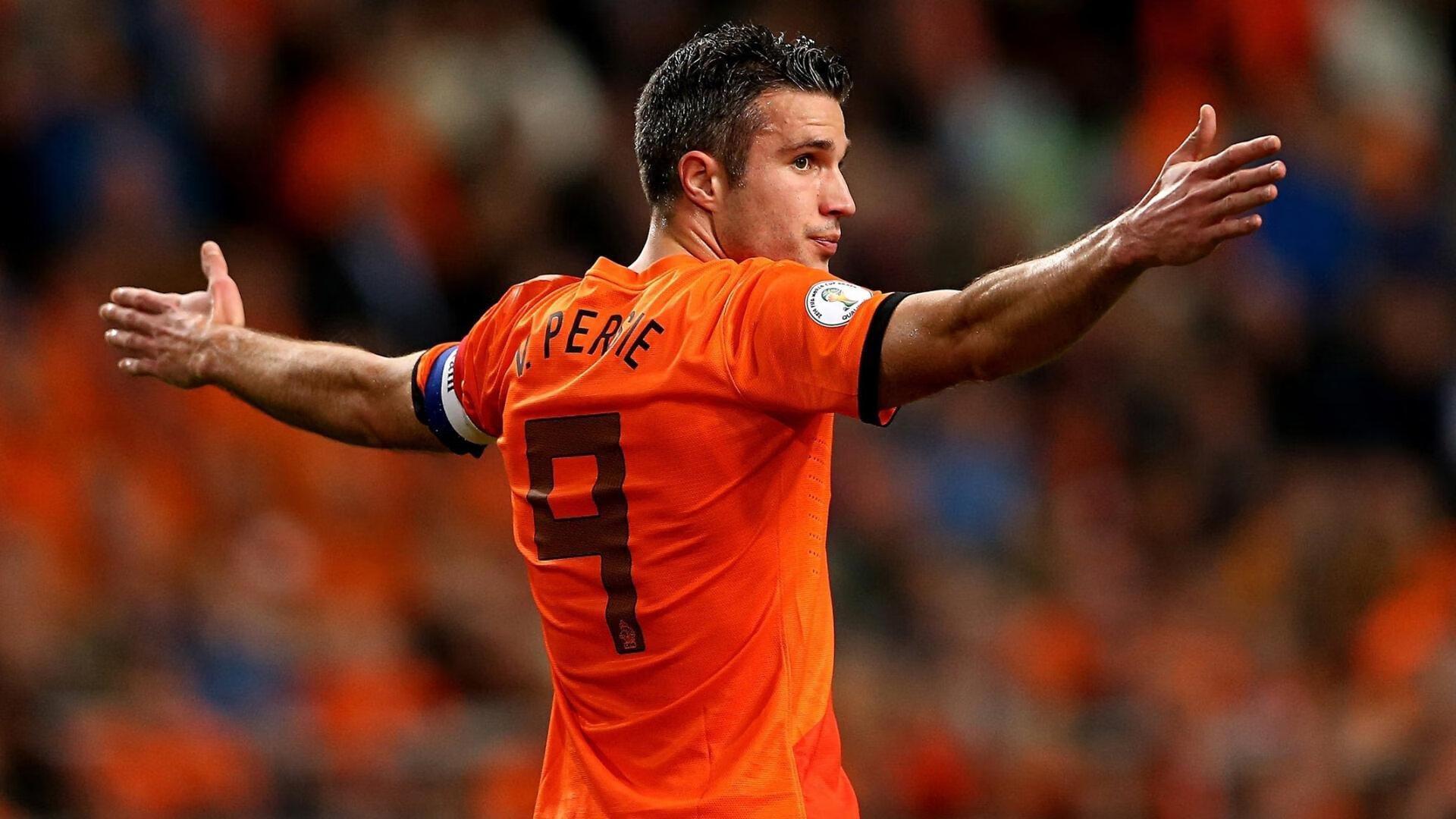 赛场与街巷,厄瓜多尔的稳与极速世界的暗合