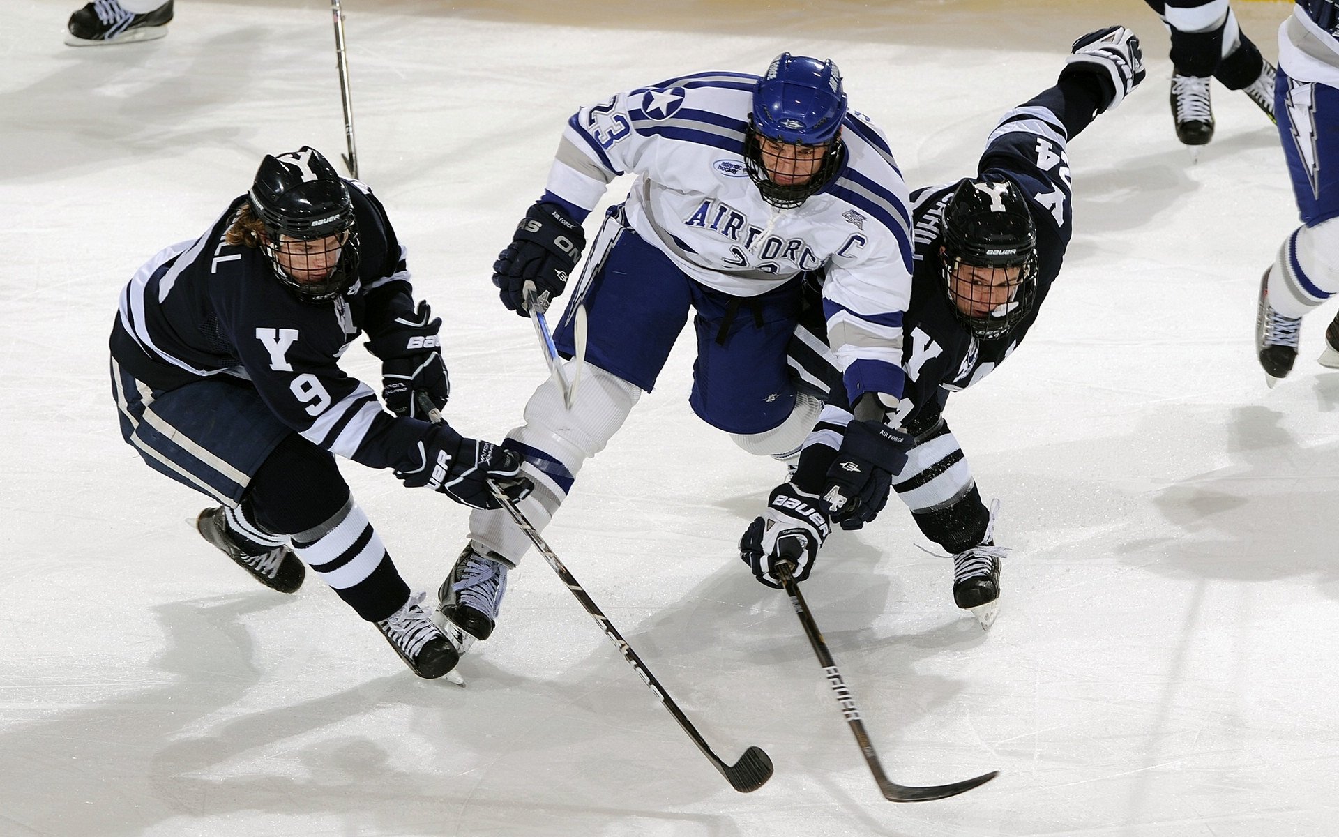 黄蜂亮尾针,乔治三分雨成封喉之箭