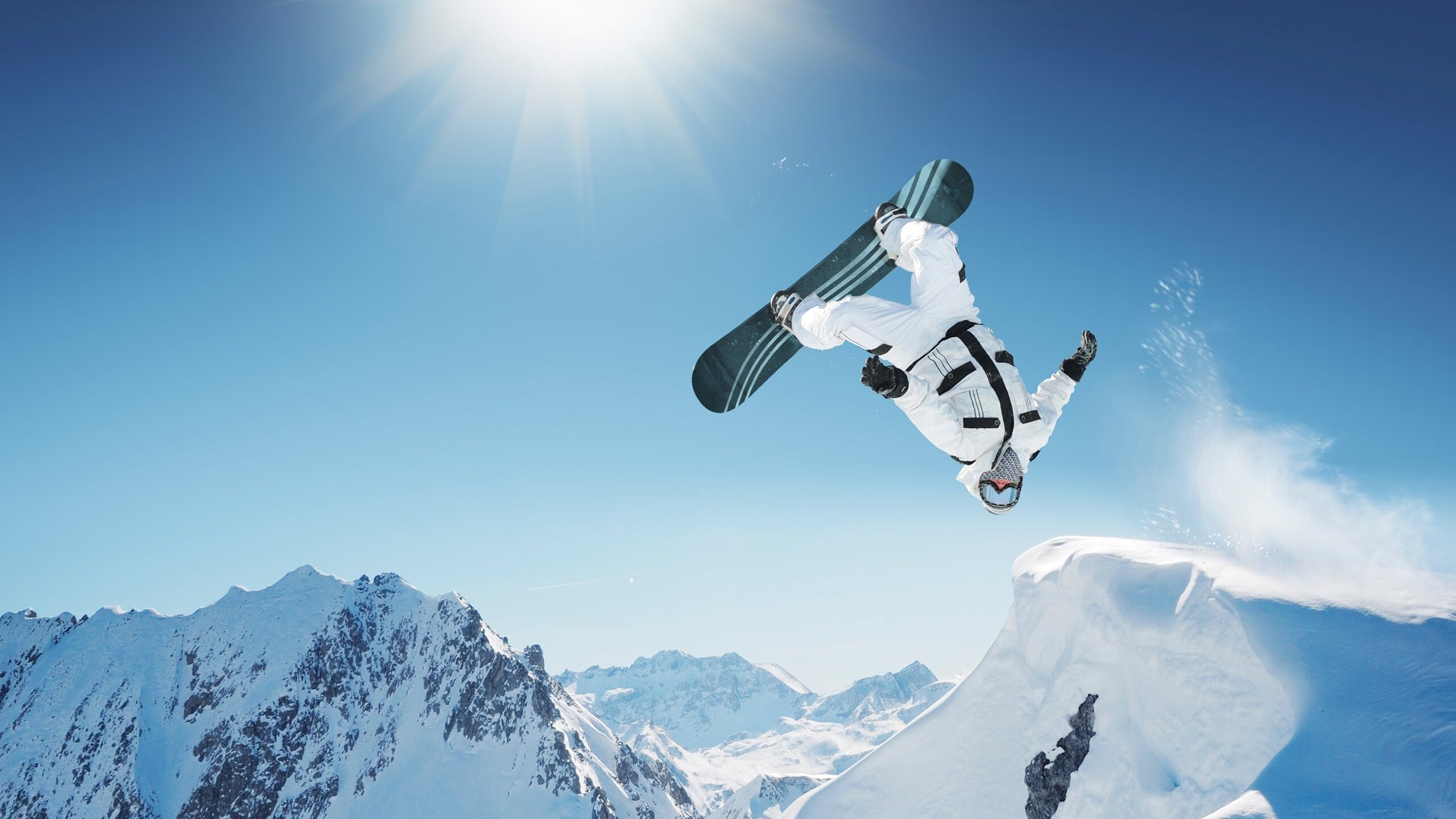 超时空绝杀!利拉德神迹三分锁定胜局,爵士险胜上海点燃中美篮球之夜